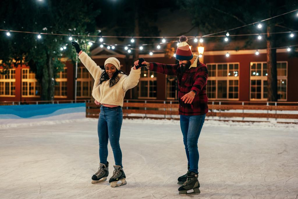 What To Wear While Figure Skating! 