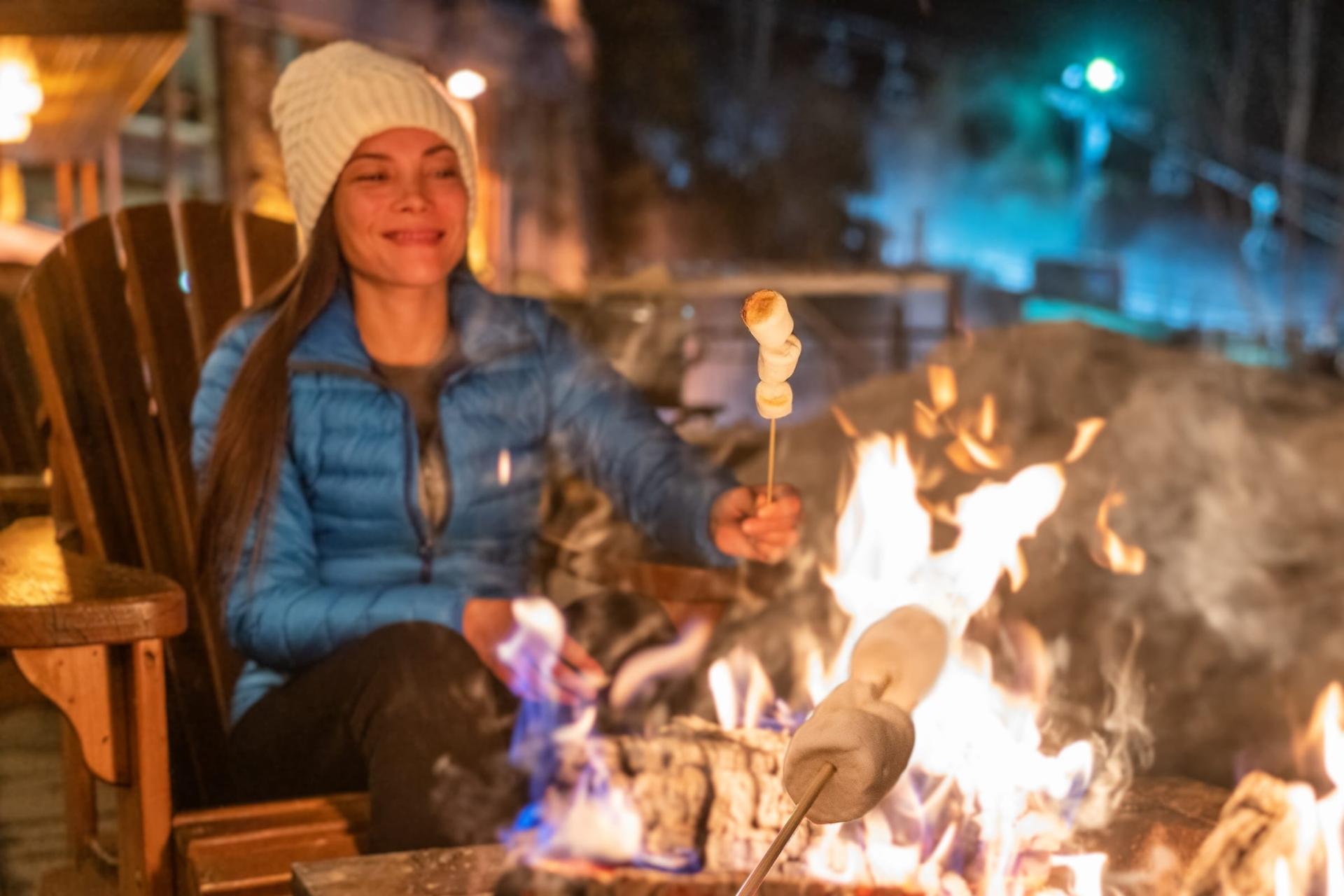 Romantic S’mores Date Night Ideas  Romantic S’mores Date Night Ideas