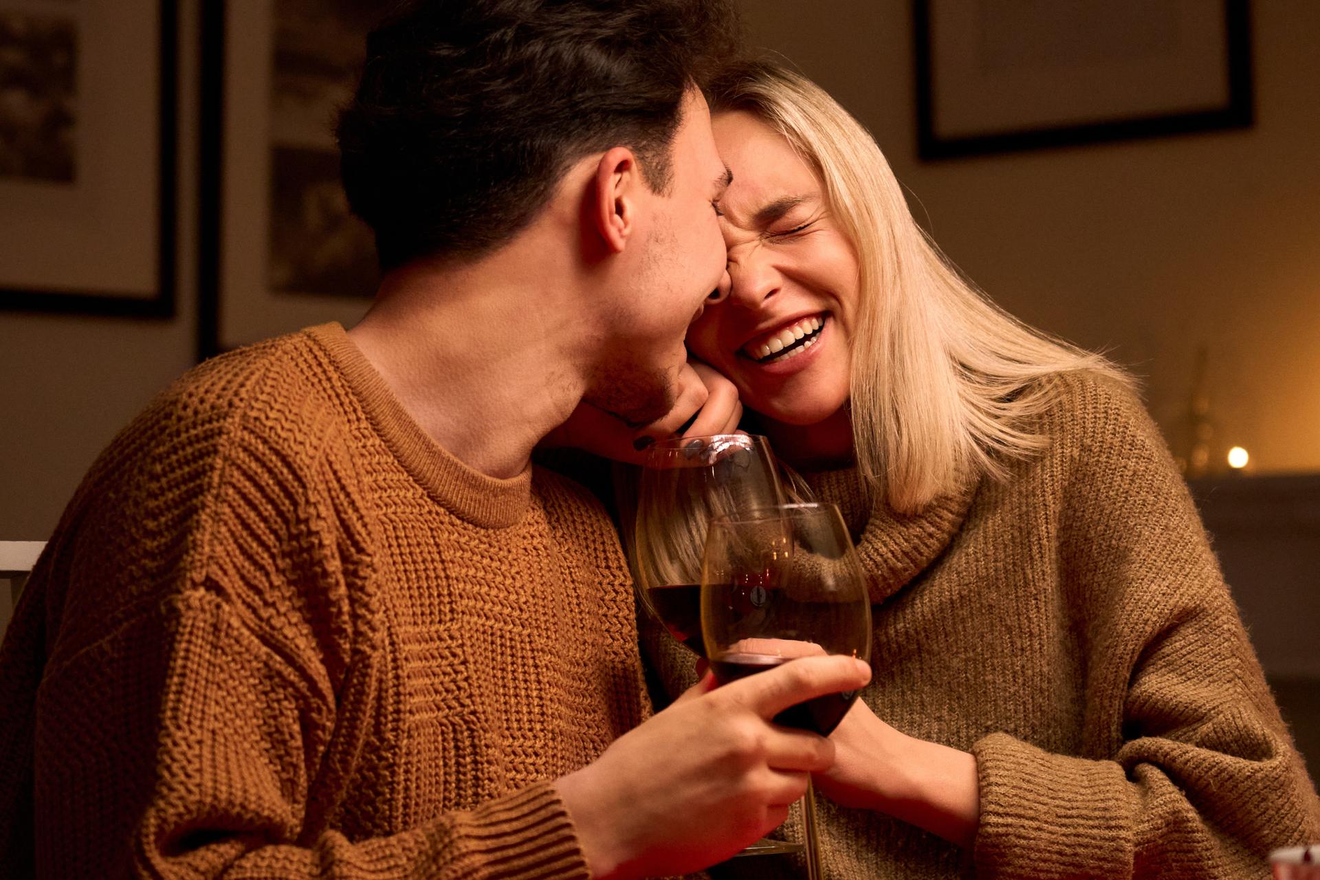How to Pick the Perfect Dessert Wine Pairing for Date Night How to Pick the Perfect Dessert Wine Pairing for Date Night