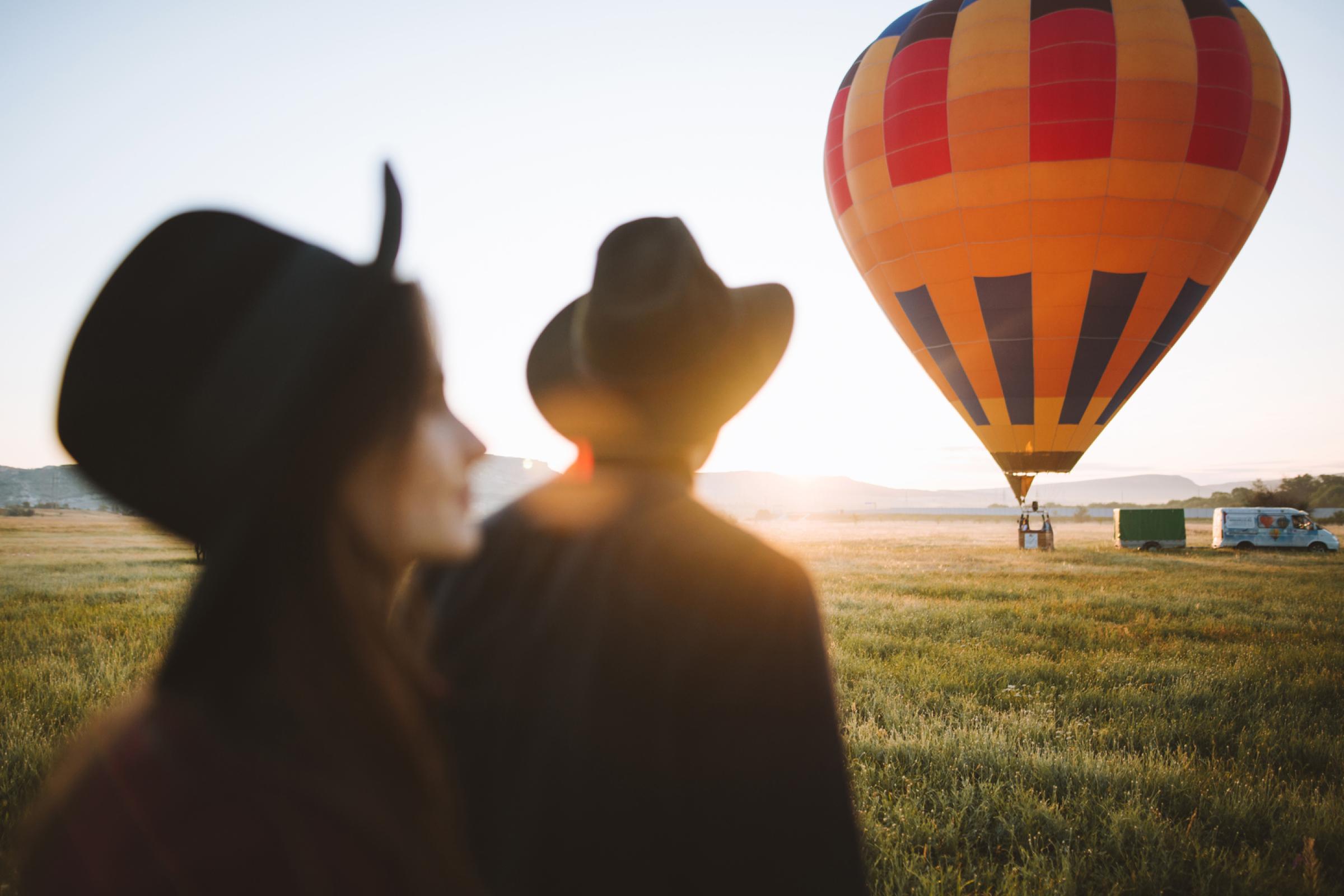 Take Your Date on a Hot Air Balloon Ride Take Your Date on a Hot Air Balloon Ride