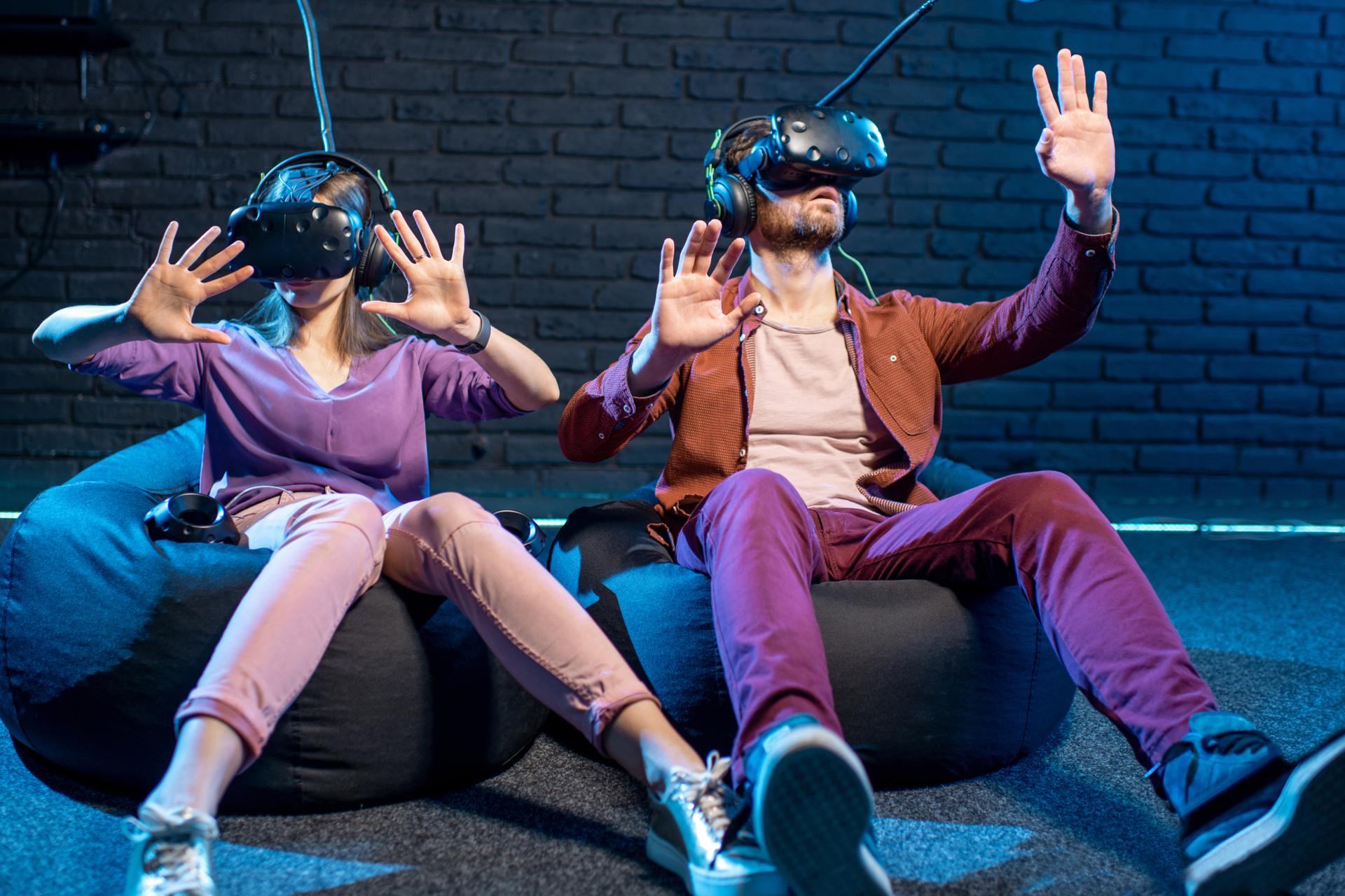 Why VR Gaming Makes for an Incredible Date Night Why VR Gaming Makes for an Incredible Date Night