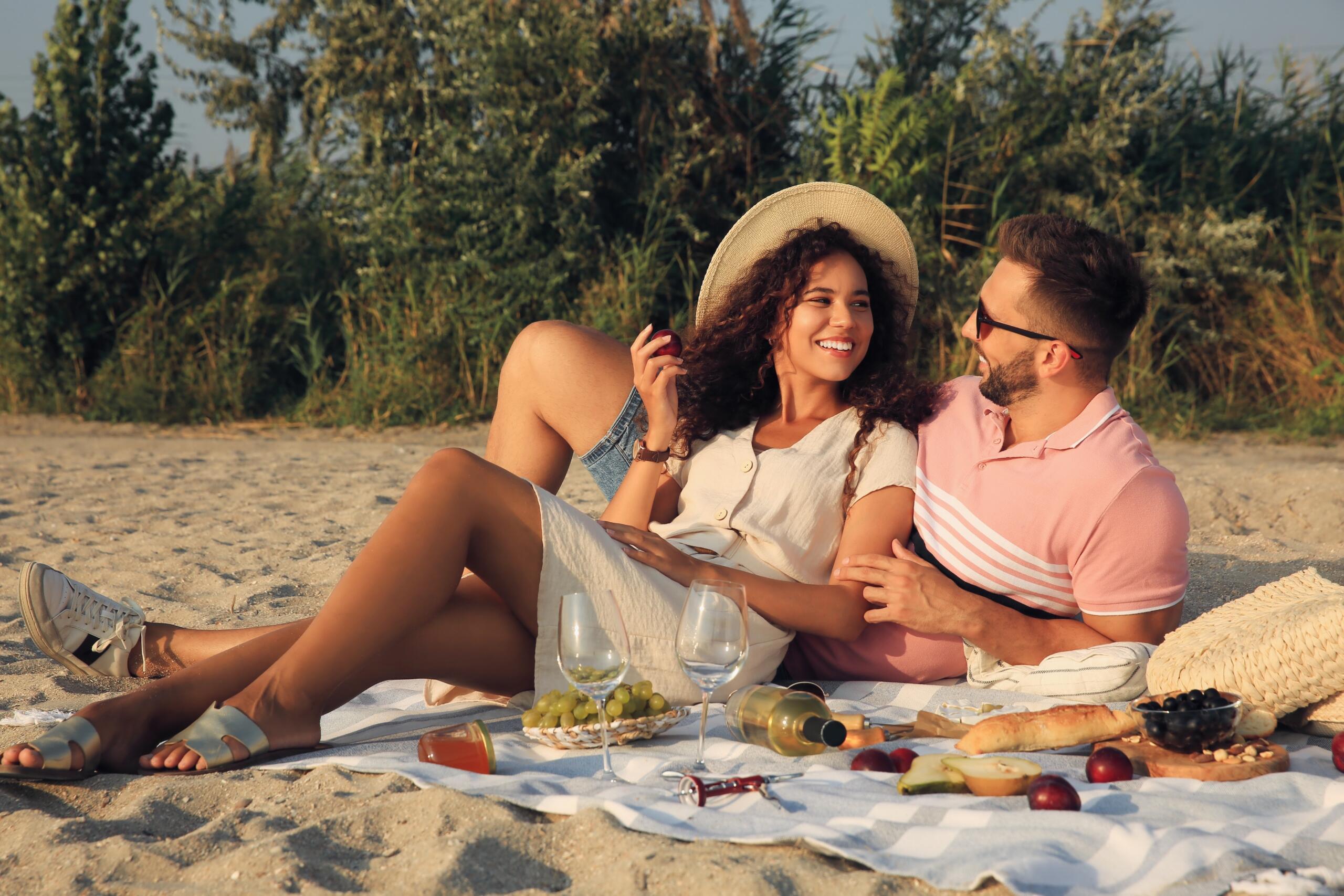 10 Outdoor Date Ideas for Warmer Weather