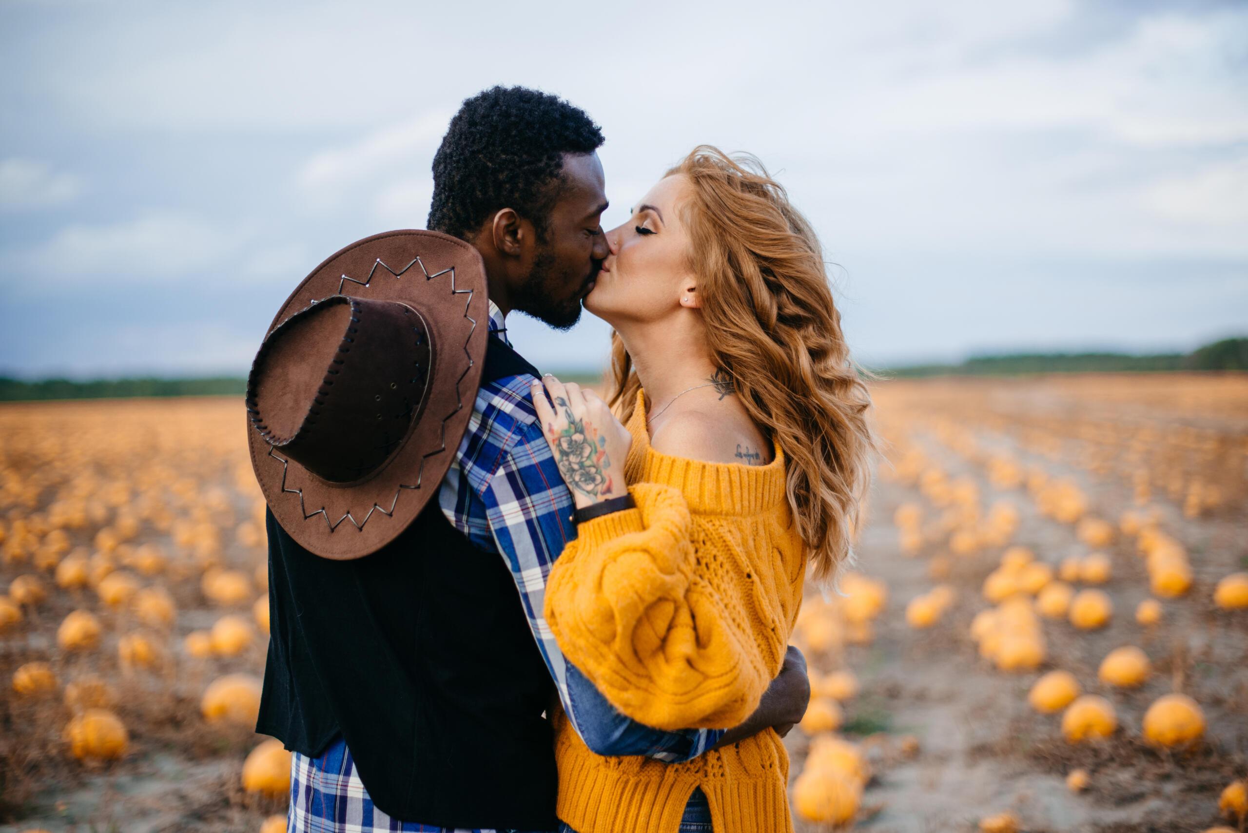 Halloween Date Ideas That Are Perfect for Spooky Season